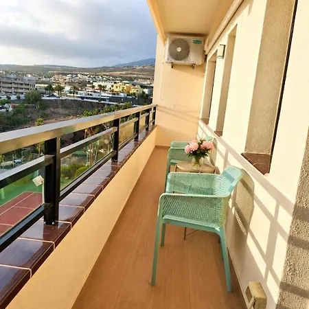 Ocean Serenity Apartment, Sea View & Parking, Tenerife South Escape Apartamento *
