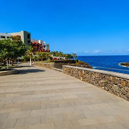 Ocean Serenity Apartment, Sea View & Parking, Tenerife South Escape *